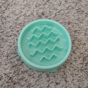 Outward Hound 6" slow feeder bowl for small dog